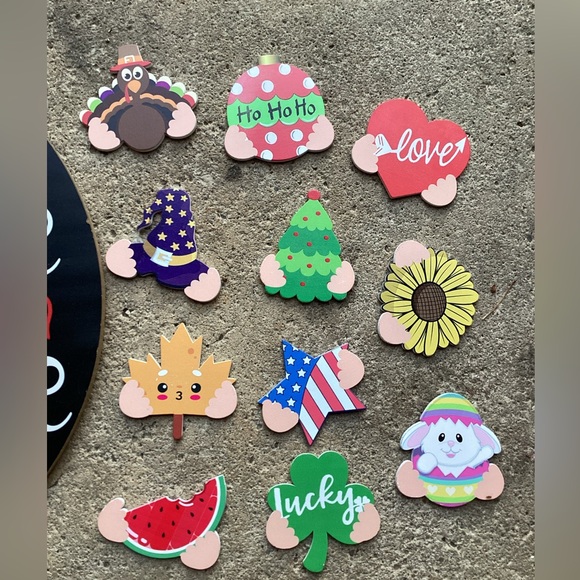 Interchangeable Wooden Seasonal “Gnome Sweet Gnome” Welcome Magnetic sign - Picture 2 of 2